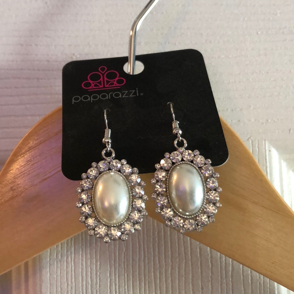 Paparazzi - earrings